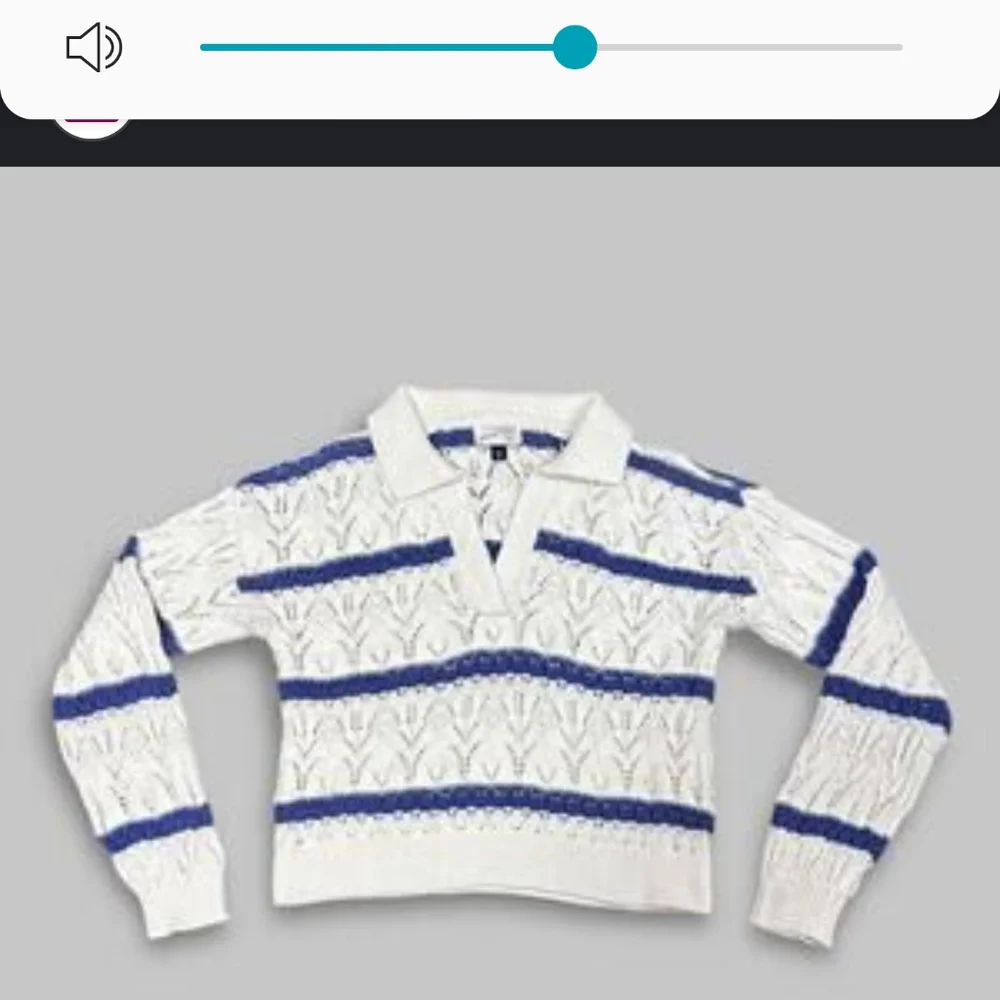 Collared Polo Pullover V-Neck Sweater in Cream and Blue - Small - Picture 4 of 10